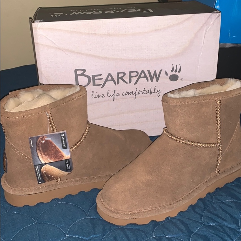 Mid cut winter boot
